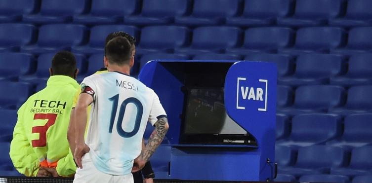 Miguel Scime: “A los fines reglamentarios el gol está bien anulado”