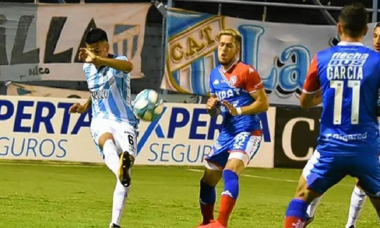 Unión falló en el arco de Atlético Tucumán que no perdonó y le ganó 2 a 1