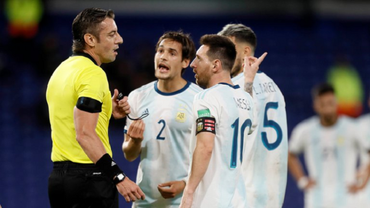 Difundieron el audio del VAR tras el partido entre Argentina y Paraguay