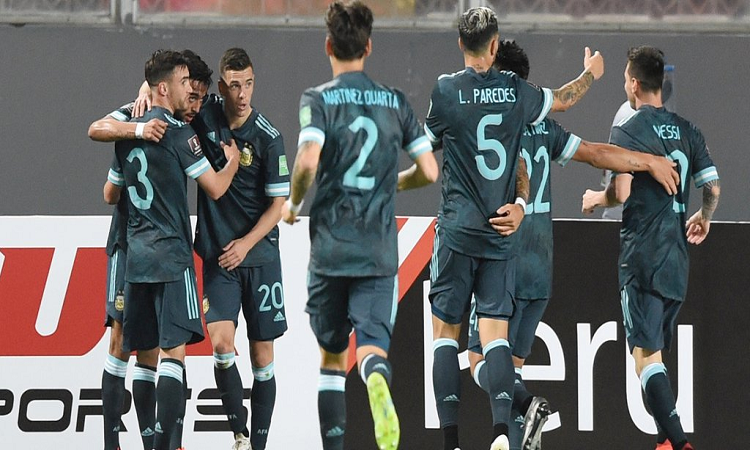 Eliminatorias: en uno de los mejores partidos de la selección, Argentina le ganó 2-0 a Perú en Lima