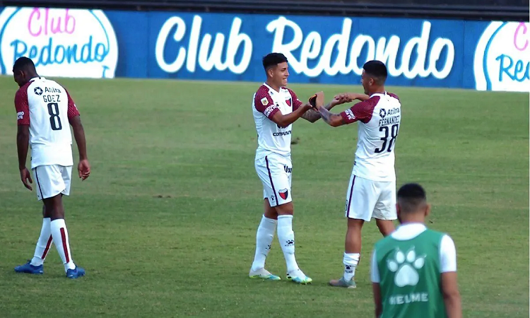 Los suplentes de Colón vienen derechos con los goles