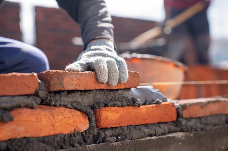 Se autoriza las obras privadas con más de 30 trabajadores 