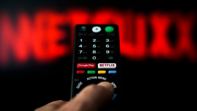 Netflix: estrenos en diciembre y películas y series que se van