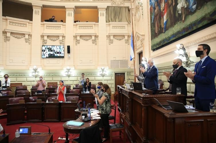 Es ley el Presupuesto 2021 para Santa Fe