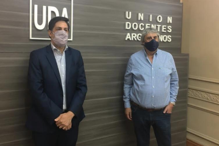 Continúa el fondo extraordinario (FONID) y se elevó el salario inicial docente