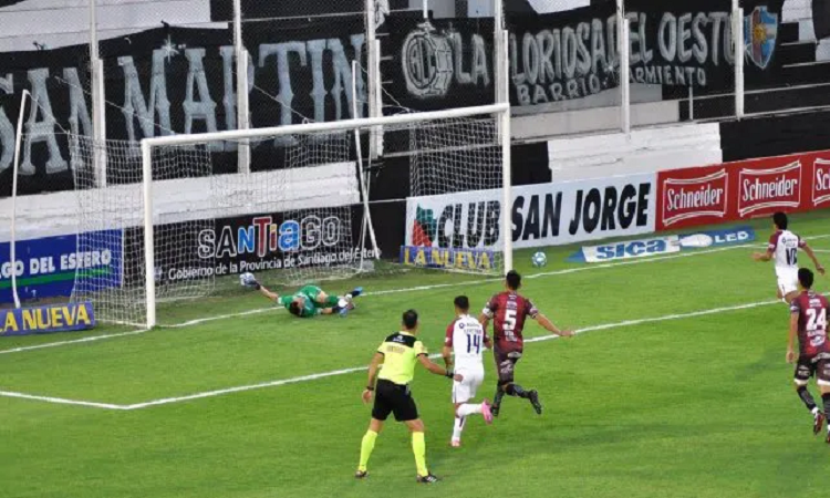 Colón más puntero que nunca, le ganó 2 a 0 a Central Córdoba (S. E)