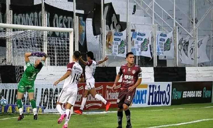 Colón terminó la primer etapa entre los equipos más goleadores