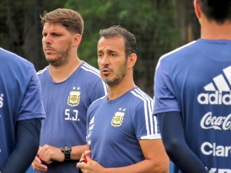 Fernando Batista: “Farías va a estar con nosotros una vez que se recupere”