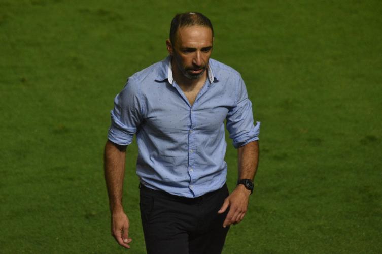 Azconzábal tras la derrota: “Estamos con mucha bronca”