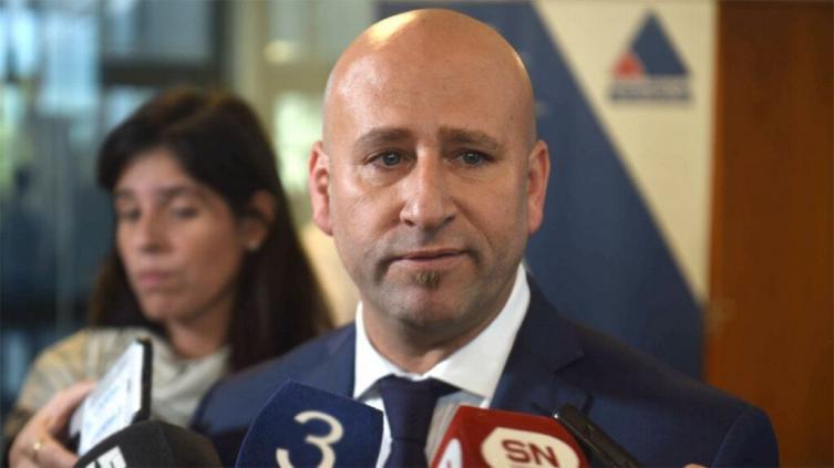 Denuncian que Serjal hizo trampa para obtener su cargo 