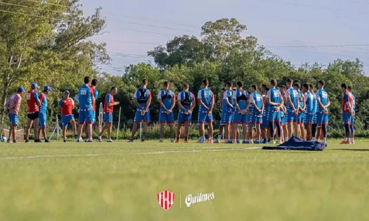 Azconzábal piensa el el equipo para visitar a Rosario Central