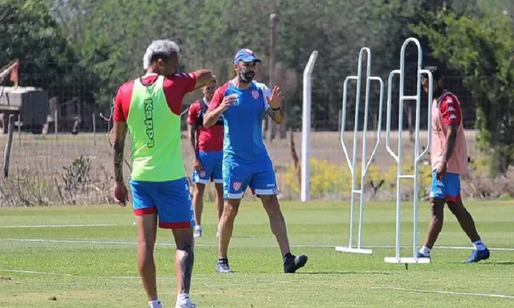 Azconzábal repetiría con los misma formación titular