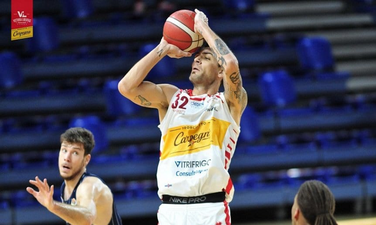 El santafesino Carlos Delfino, figura en el triunfo de Pesaro