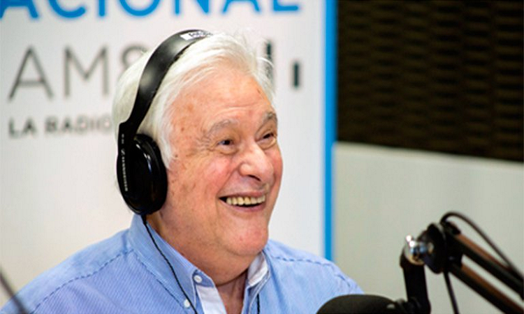 Héctor Larrea hizo su último programa de radio
