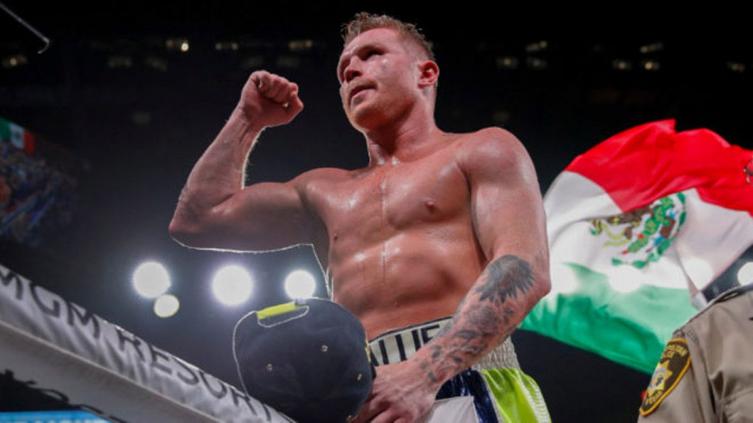 Despojaron a Canelo Álvarez del título mundial mediano de la AMB