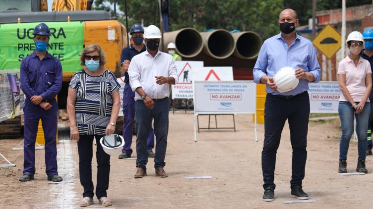 Esperanza: Perotti y Fernández presentaron obras de saneamiento