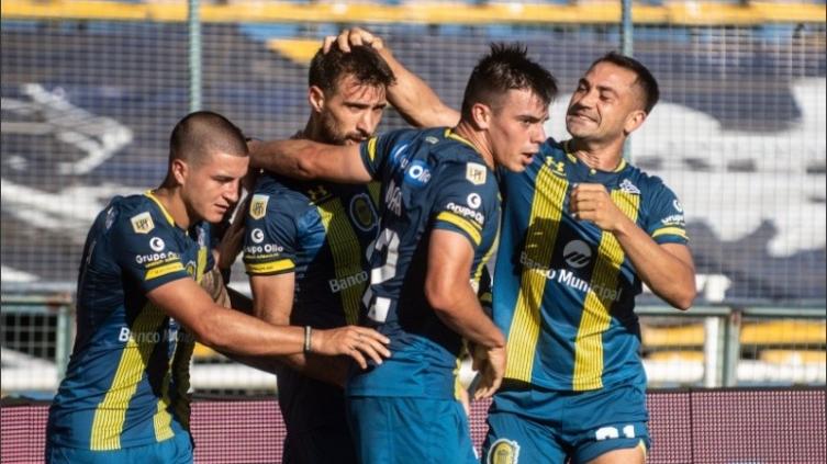 Dos titulares de Rosario Central dieron positivo de coronavirus