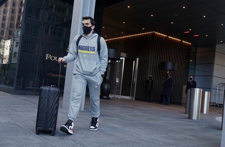 Triunfo de Denver, con participación de Campazzo