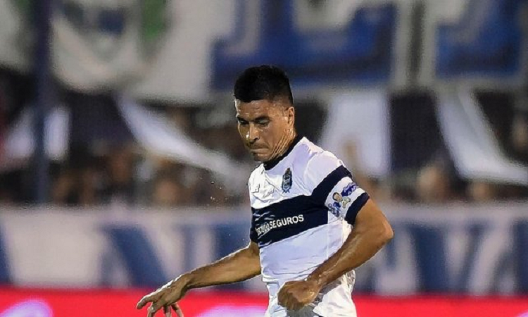 Colón espera para incorporar a Paolo Goltz