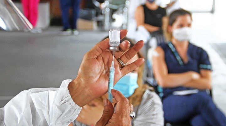 Establecieron cómo será el cronograma de vacunación docente