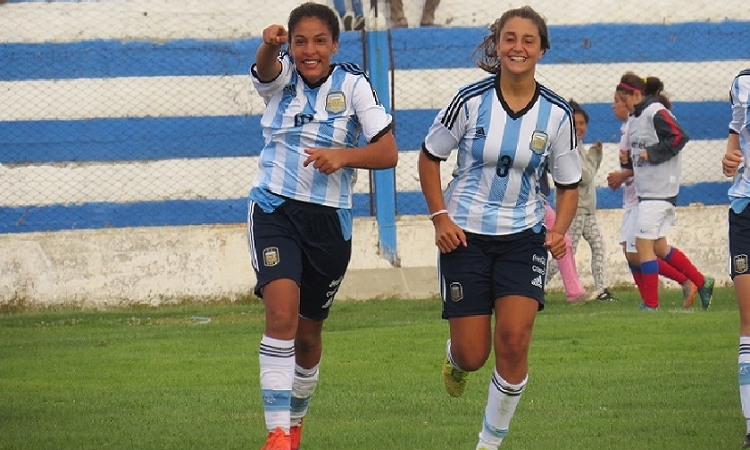 Fútbol femenino del interior: falta de competencia federal, mudanzas y desarraigos