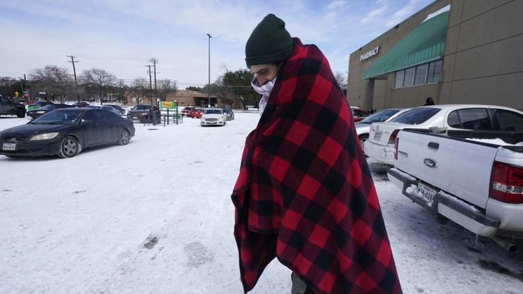 EE.UU.: Al menos 20 muertos y millones sin electricidad por tormenta invernal 