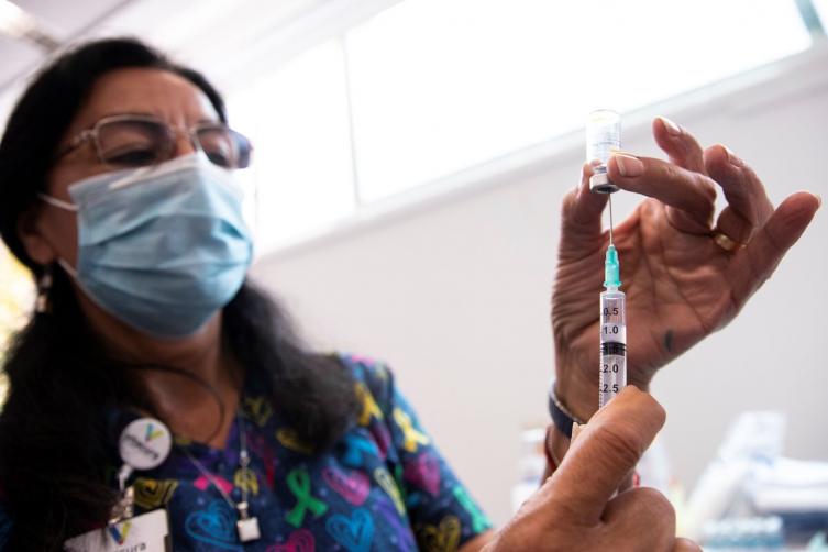 Chile ya vacunó a casi 3 millones de personas contra el coronavirus