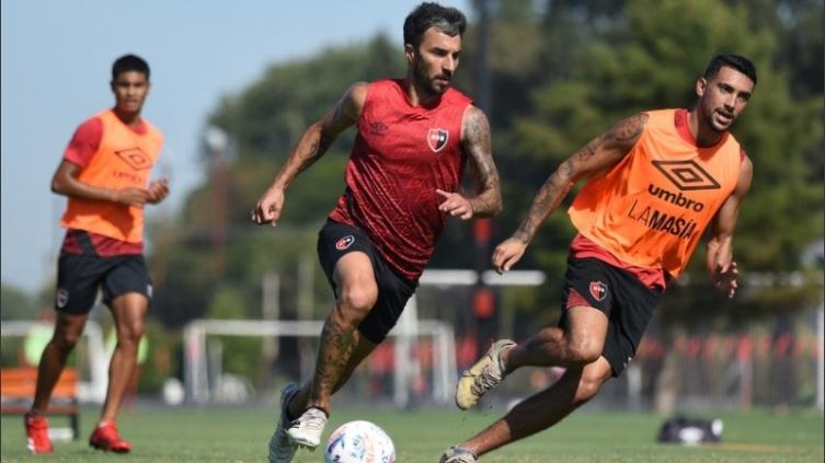 Newell's entrena y concentra pensando en Independiente