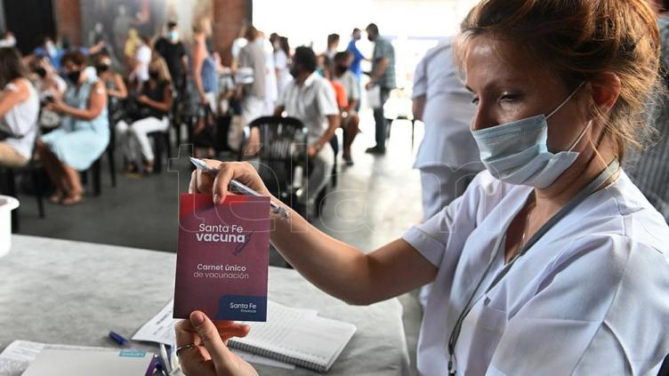 En Santa Fe, el único registro de vacunados es el sitio web provincial