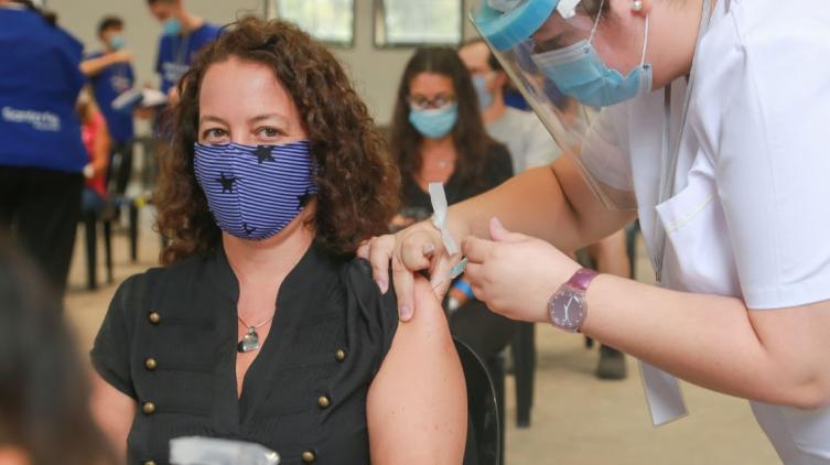 La provincia sumó nuevas localidades al operativo de vacunación docente