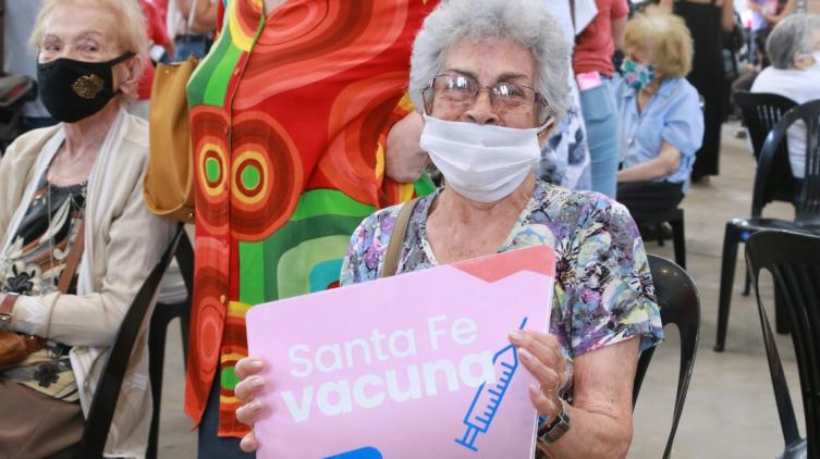 Este miércoles retoma la vacunación a adultos mayores