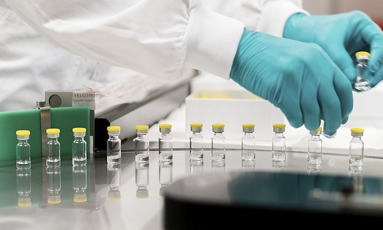 OMS: aprobó de urgencia la vacuna de Johnson&Johnson y protegió la de AstraZeneca