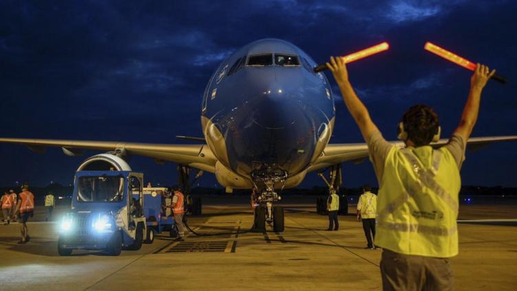 Sputnik V: partió un nuevo vuelo de Aerolíneas hacia Rusia 