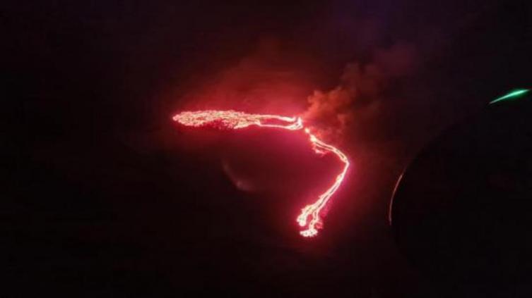 Entró en erupción un volcán cerca de la capital de Islandia