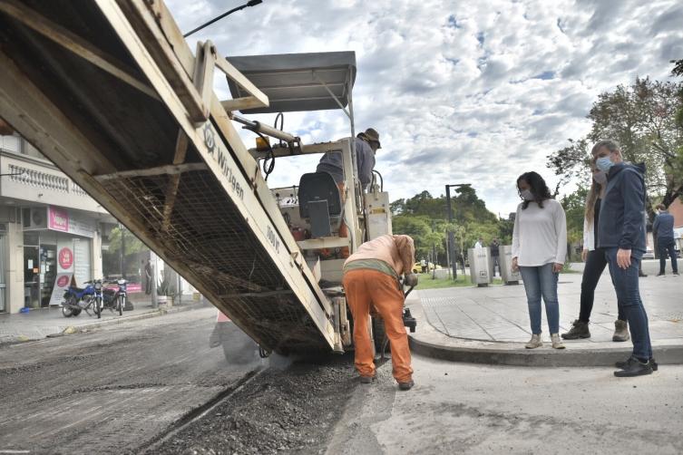 Avanzan a buen ritmo las obras de bacheo en el centro de la ciudad