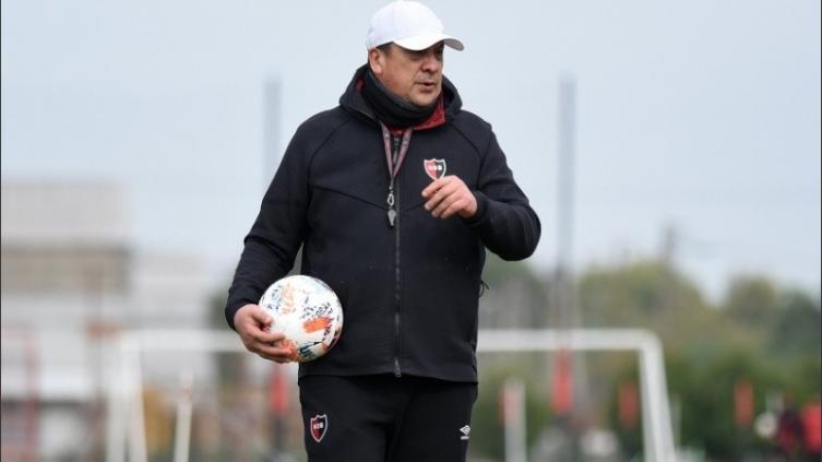 Germán Burgos planea el equipo que visitará a Atlético Tucumán