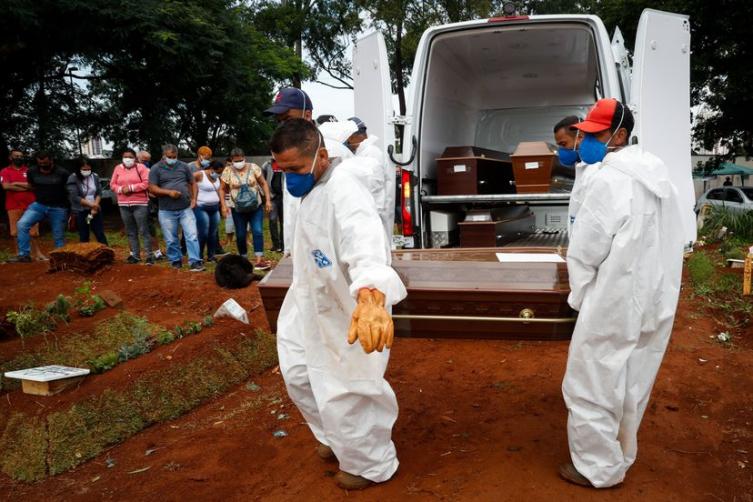 Segré sobre Brasil: “La gente se muere esperando camas de terapias intensivas”