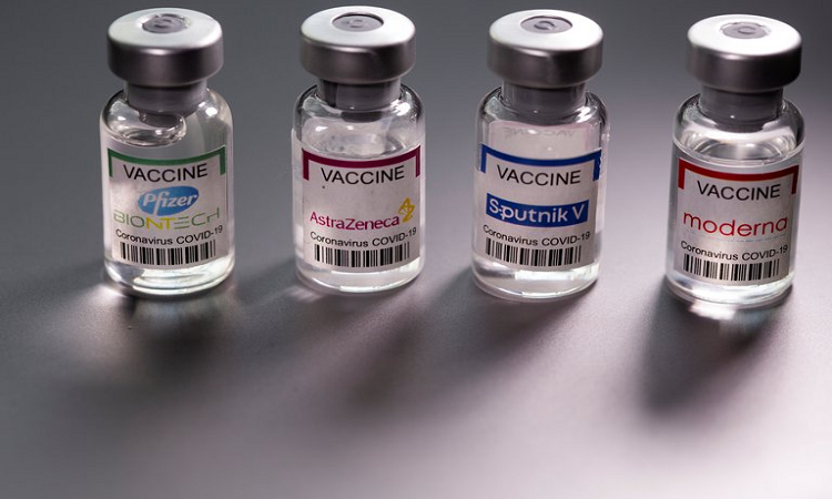 COVID-19: El modelo predictivo que calcula cuánto dura la protección de cada vacuna