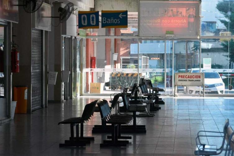 Terminal de ómnibus: los comerciantes denuncian que el Ente no les responde