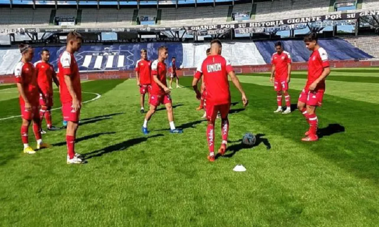 Unión enfocado en un partido clave ante Independiente