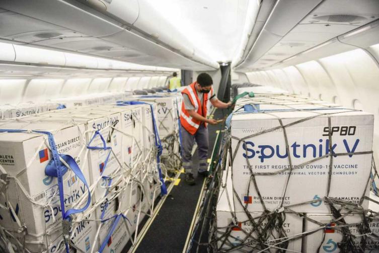 Llegaron al país 800.000 dosis más de Sputnik V