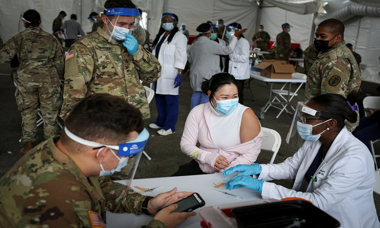 Florida: no pedirán documentos para vacunarse contra el coronavirus