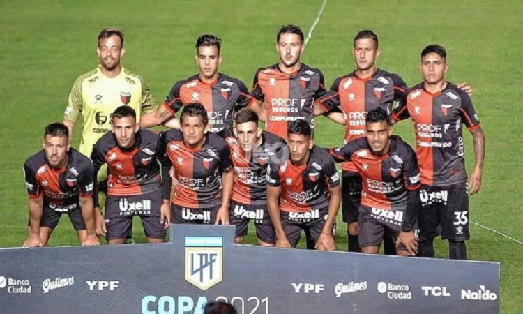 Colón parejo de local y visitante