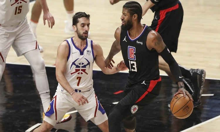 NBA: Cruce entre Campazzo y Paul George 