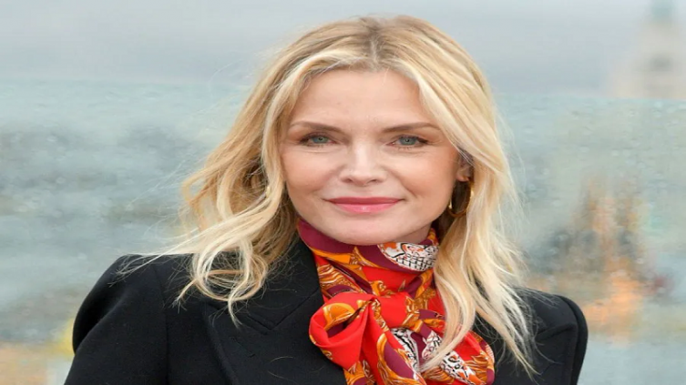 Michelle Pfeiffer ya tiene su marca de cosméticos florales