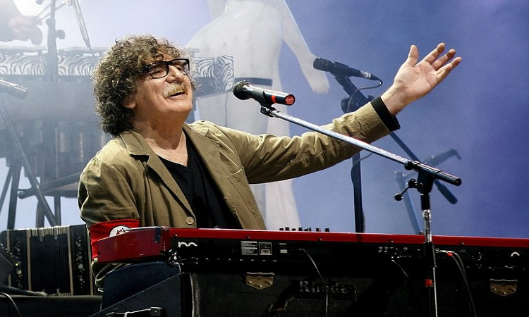 Charly García recibió la primera dosis de la Sputnik V