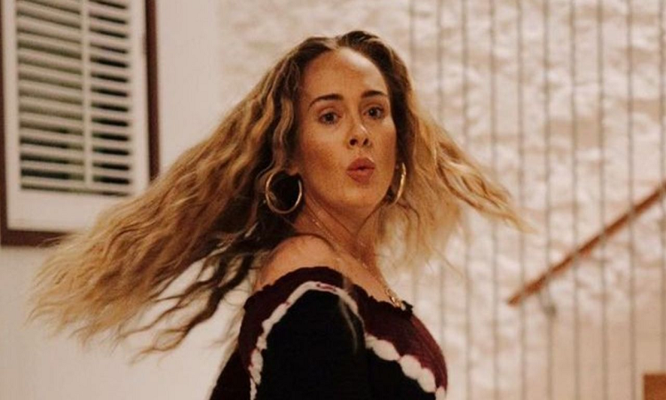 Adele habría revelado el nombre de su nuevo disco