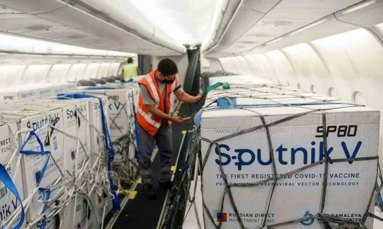 Llegaron 500 mil vacunas Sputnik V
