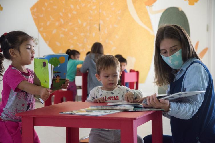 Convocan a docentes para trabajar en Jardines Municipales