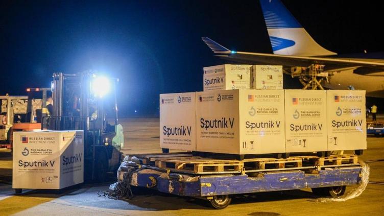 Llegó un nuevo vuelo con 500 mil dosis de Sputnik V